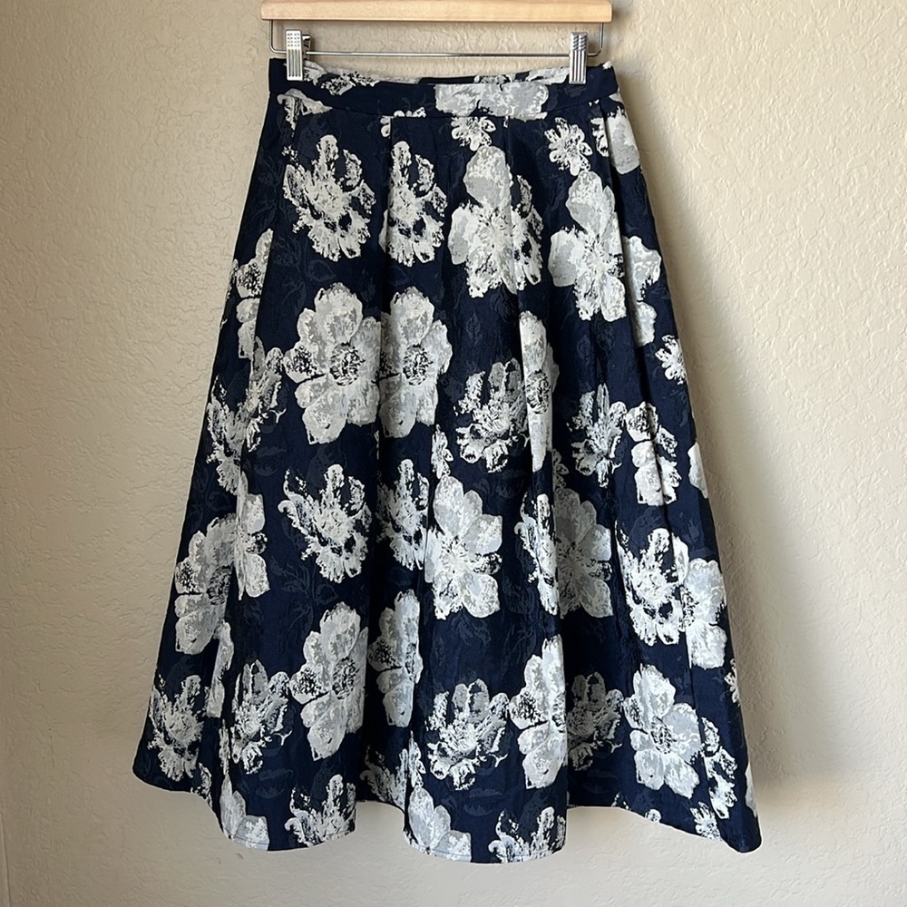 Anthropologie Eva Franco navy and white floral jacquard skirt - Picture 2 of 9